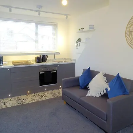 4 - Queens Court Apartament Scarborough